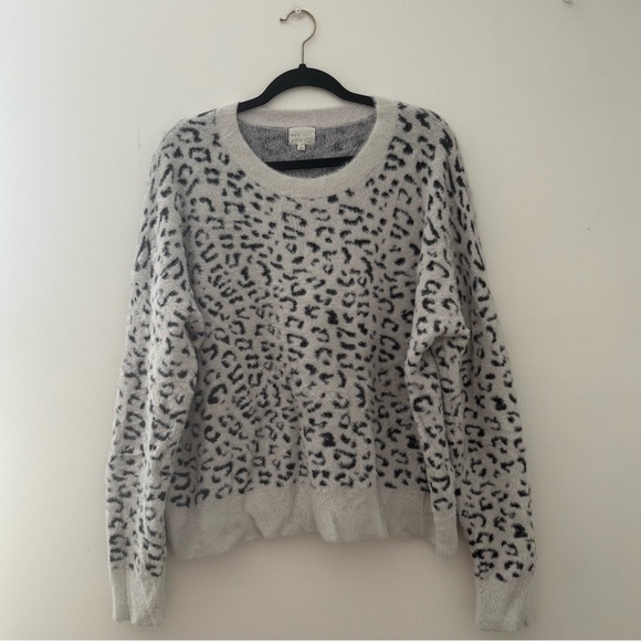 Dee Elly Sweaters - Dee Elly Women’s Leopard Print Sweater